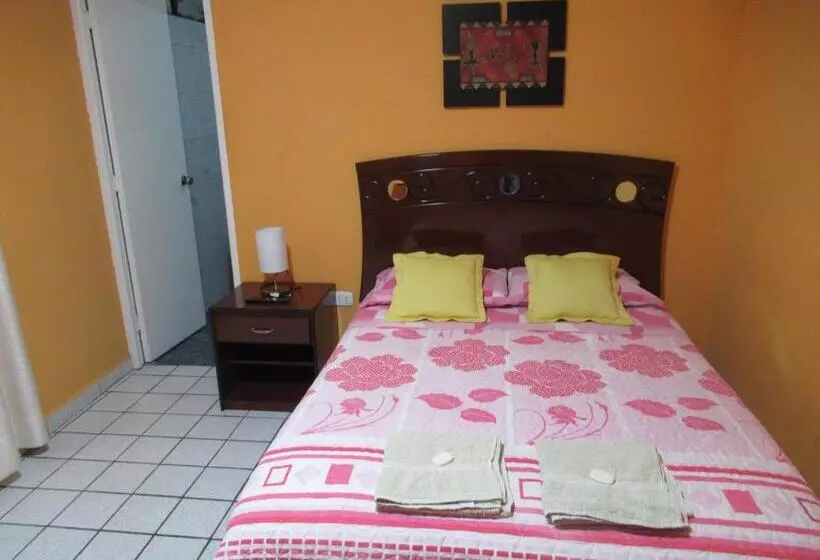 スタンダードルーム, Kurmi Hostel Lima Airport