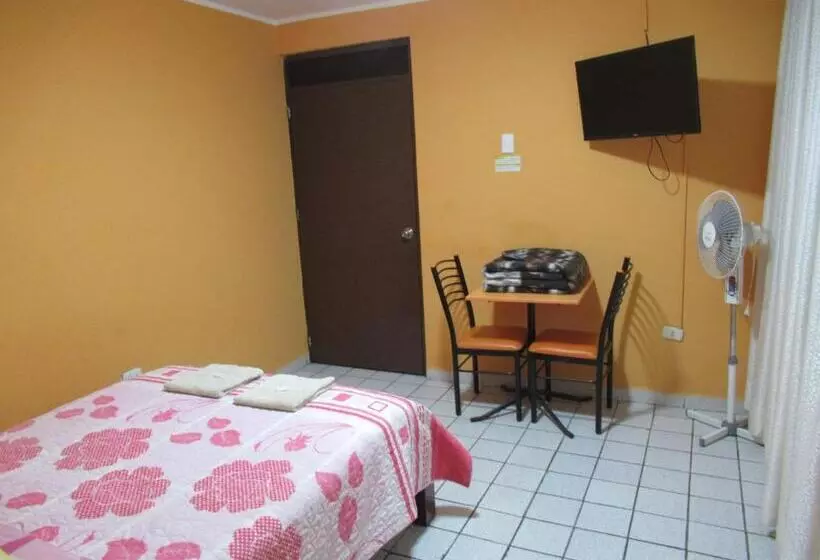 スタンダードルーム, Kurmi Hostel Lima Airport