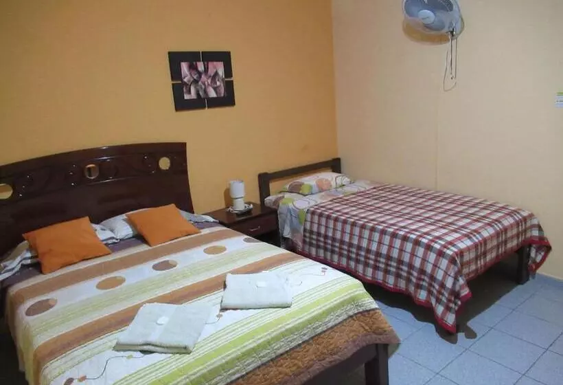スタンダードトリプルルーム, Kurmi Hostel Lima Airport