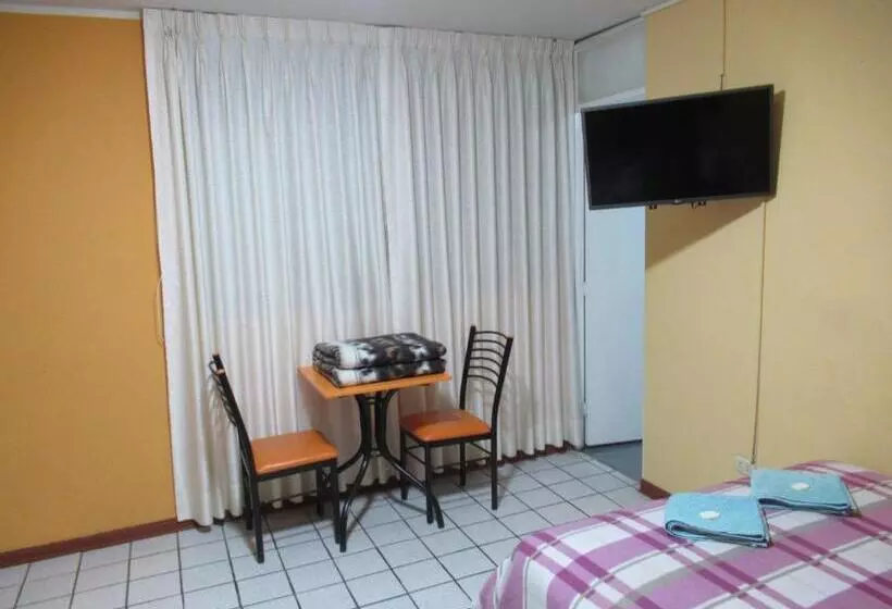スタンダードトリプルルーム, Kurmi Hostel Lima Airport