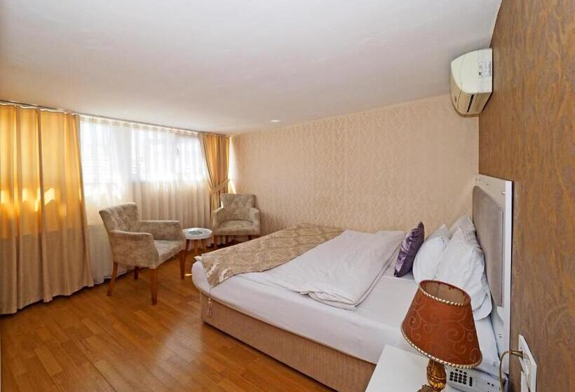 اتاق خانوادگی, Nagehan Hotel Old City