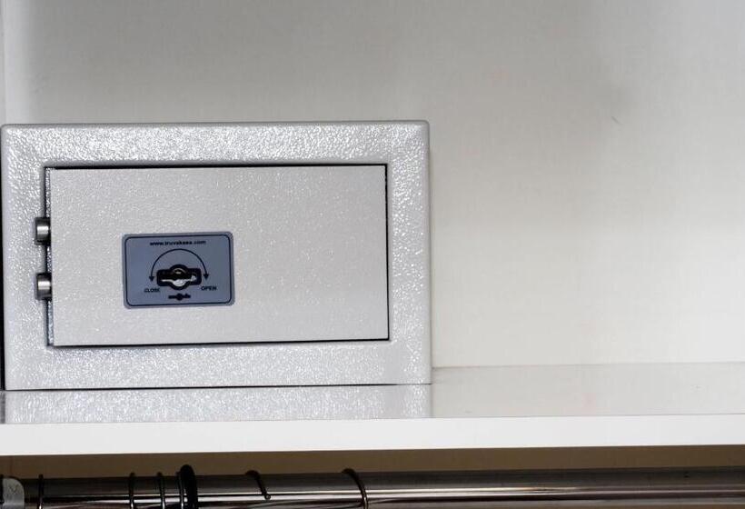 اتاق خانوادگی, Nagehan Hotel Old City