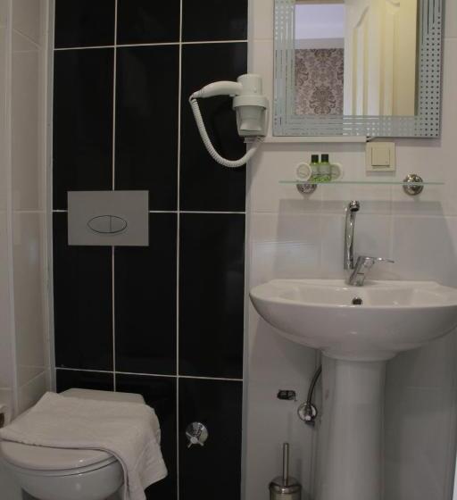 اتاق خانوادگی, Nagehan Hotel Old City