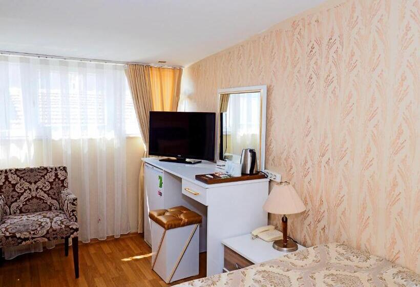 اتاق خانوادگی, Nagehan Hotel Old City