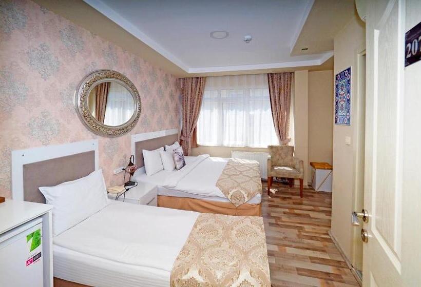 اتاق استاندارد سه نفره, Nagehan Hotel Old City