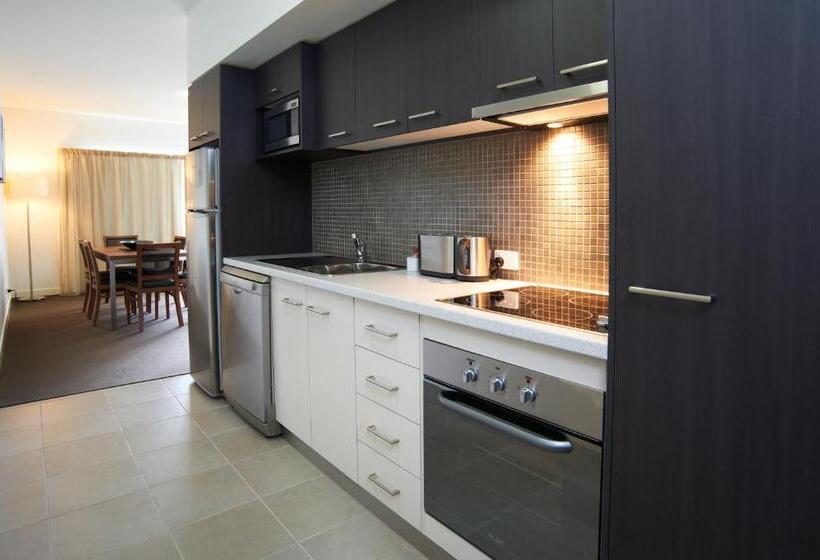 침실 3개 아파트, Quest Dubbo