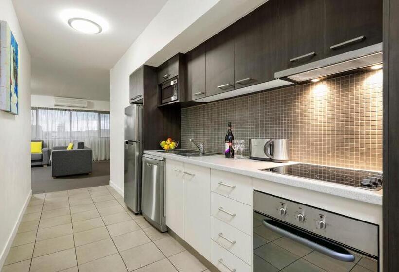 침실 3개 아파트, Quest Dubbo