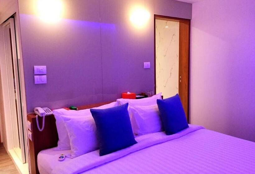 اتاق استاندارد, S Box Sukhumvit