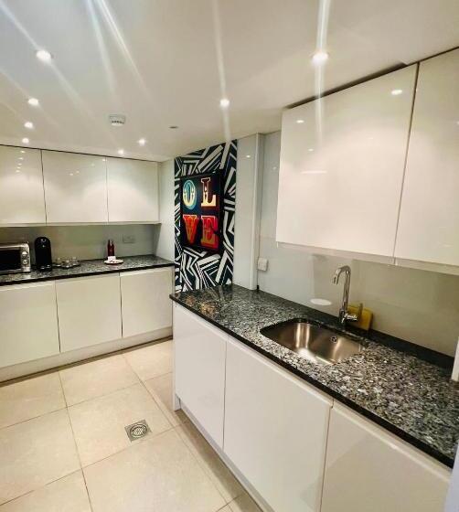 带大床的标准工作室, The Melville Hotel By Rokxy  Kings Cross