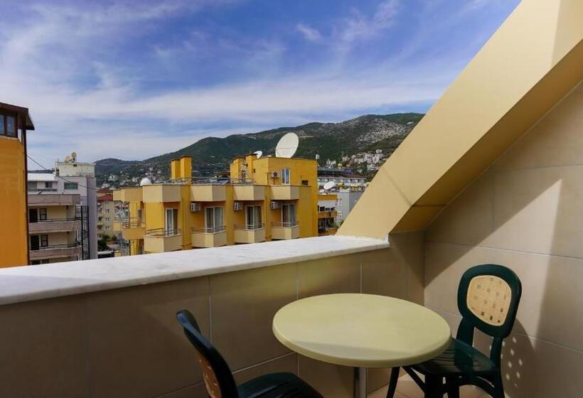 标准工作室, Cleopatra Ada Apart