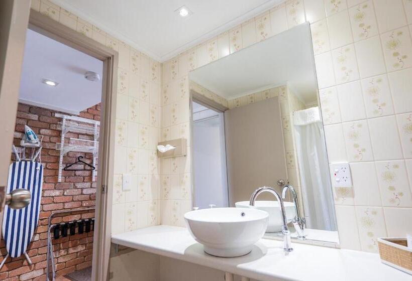 جناح, Farnham Court Motel And Restaurant