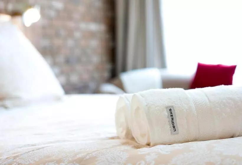Suite King Bed, Farnham Court Motel And Restaurant
