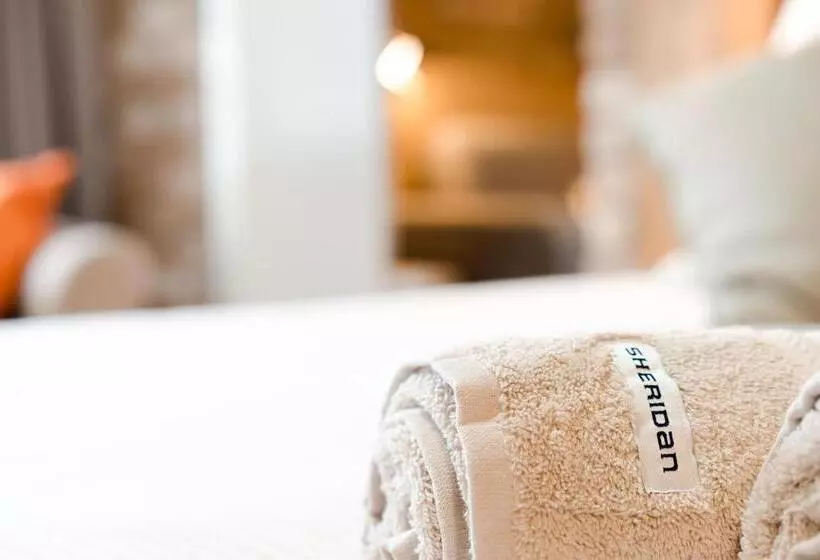 Suite King Bed, Farnham Court Motel And Restaurant