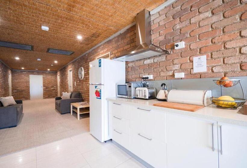 패밀리 스위트, Farnham Court Motel And Restaurant
