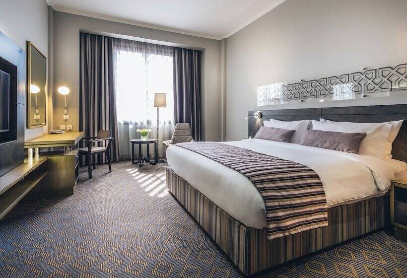 اتاق لوکس با تخت بزرگ, Ayla Bawadi