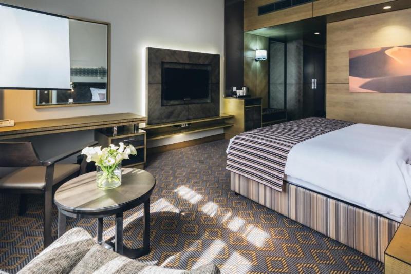 اتاق اجرایی, Ayla Bawadi