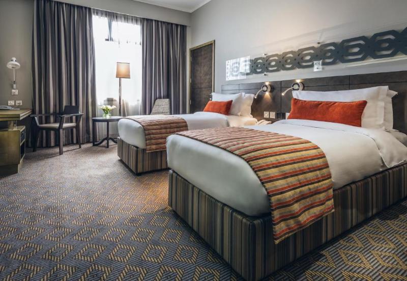 اتاق کلاسیک, Ayla Bawadi