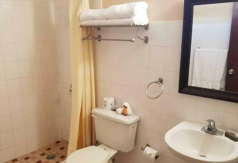 اتاق استاندارد یک نفره, Combate Beach Resort