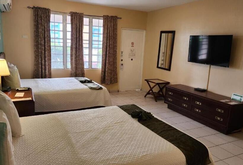 سوییت جونیور, Combate Beach Resort