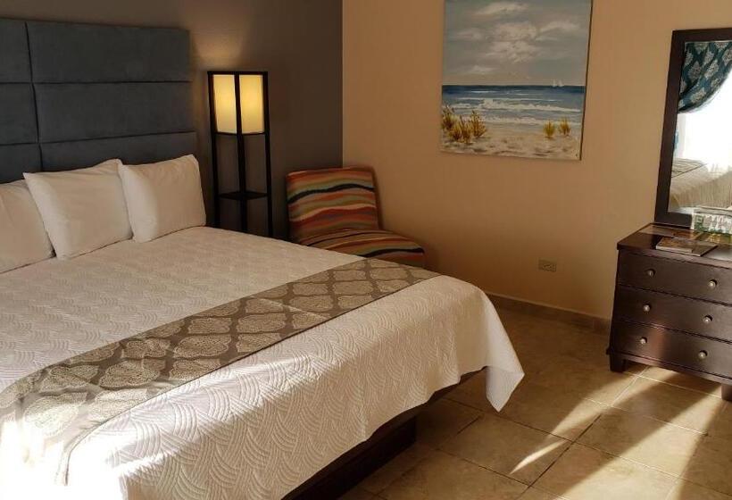 اتاق استاندارد با تخت بزرگ, Combate Beach Resort