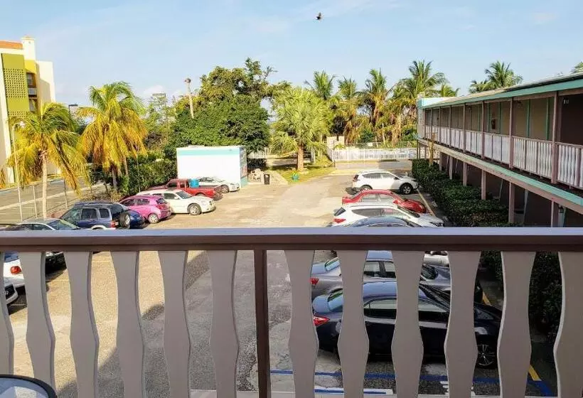バルコニー付スイート, Combate Beach Resort