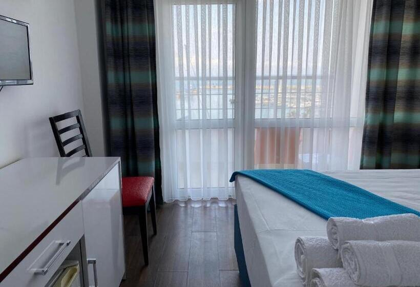 اتاق استاندارد با چشمانداز دریا, Finike Marina