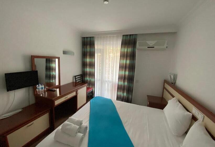 اتاق استاندارد با چشمانداز کوهستان, Finike Marina