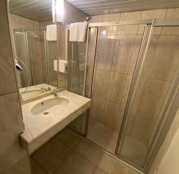 اتاق استاندارد با چشمانداز کوهستان, Finike Marina