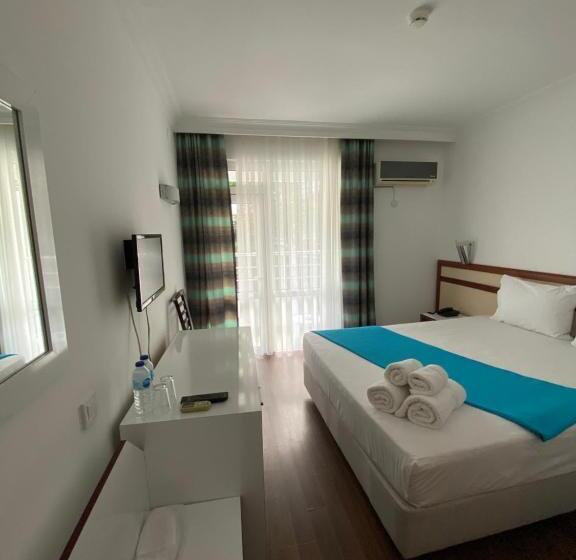 اتاق استاندارد با چشمانداز کوهستان, Finike Marina