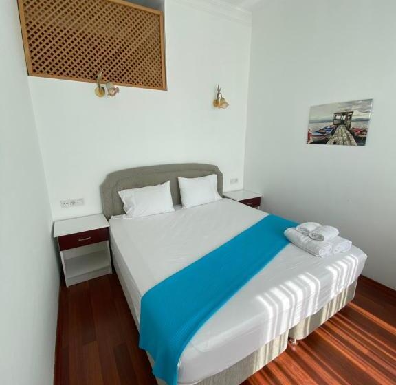 سوییت با چشمانداز دریا, Finike Marina