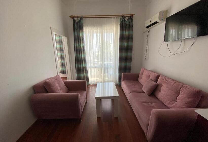 سوییت با چشمانداز دریا, Finike Marina