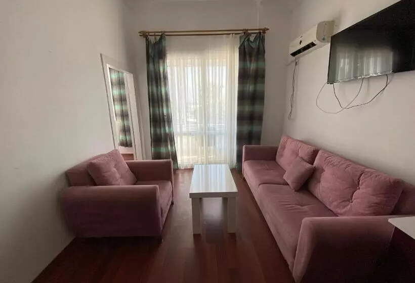 سوییت با چشمانداز دریا, Finike Marina