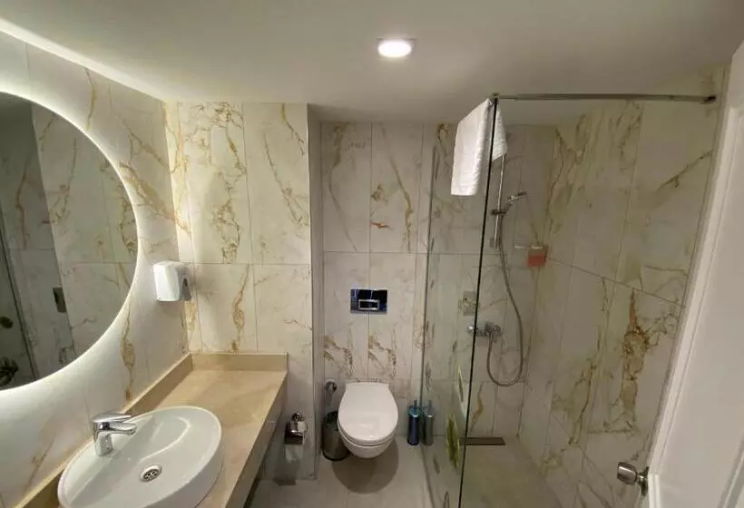 اتاق لوکس با چشمانداز دریا, Finike Marina