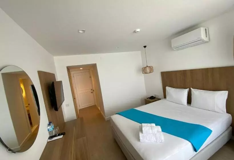 اتاق لوکس با چشمانداز دریا, Finike Marina