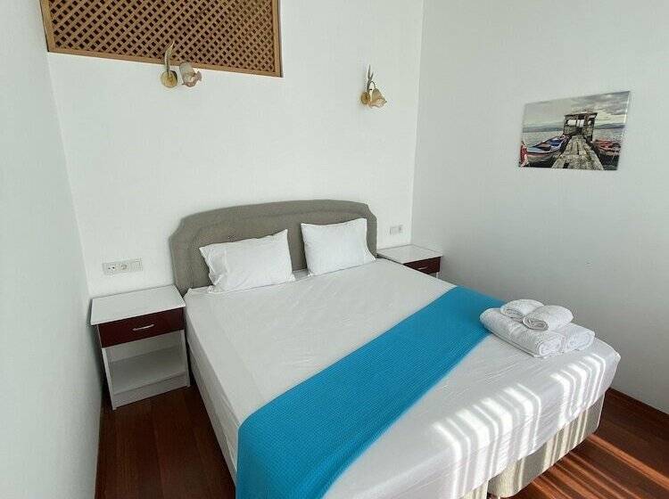 سوییت با چشمانداز دریا, Finike Marina