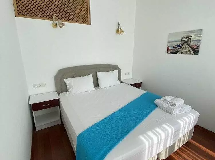 سوییت با چشمانداز دریا, Finike Marina