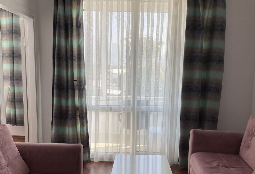 سوییت با چشمانداز دریا, Finike Marina