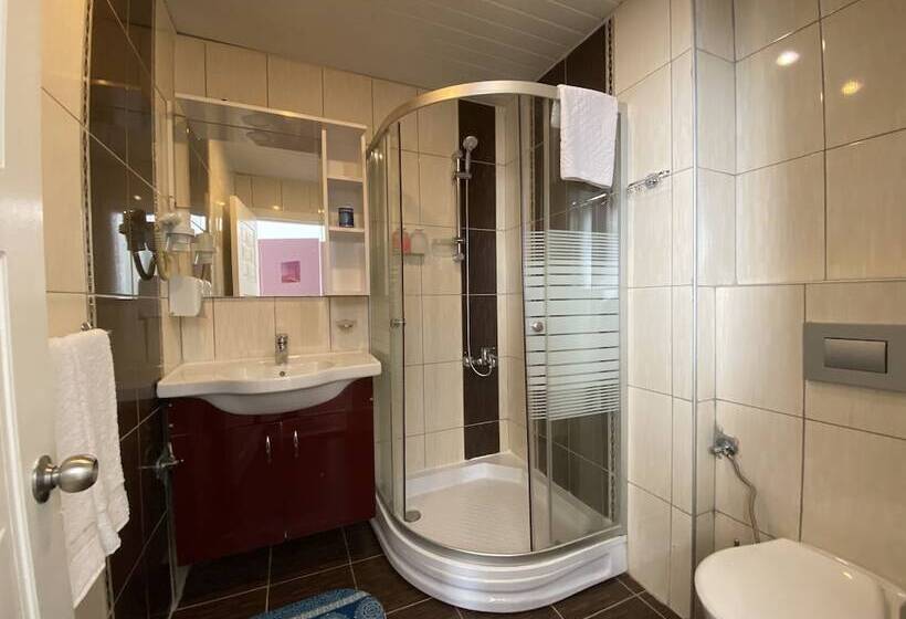 سوییت با چشمانداز دریا, Finike Marina