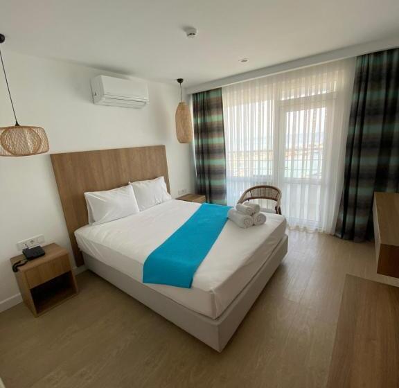 اتاق لوکس با چشمانداز دریا, Finike Marina