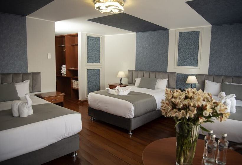 غرفة قياسية ثلاثية, Fundador