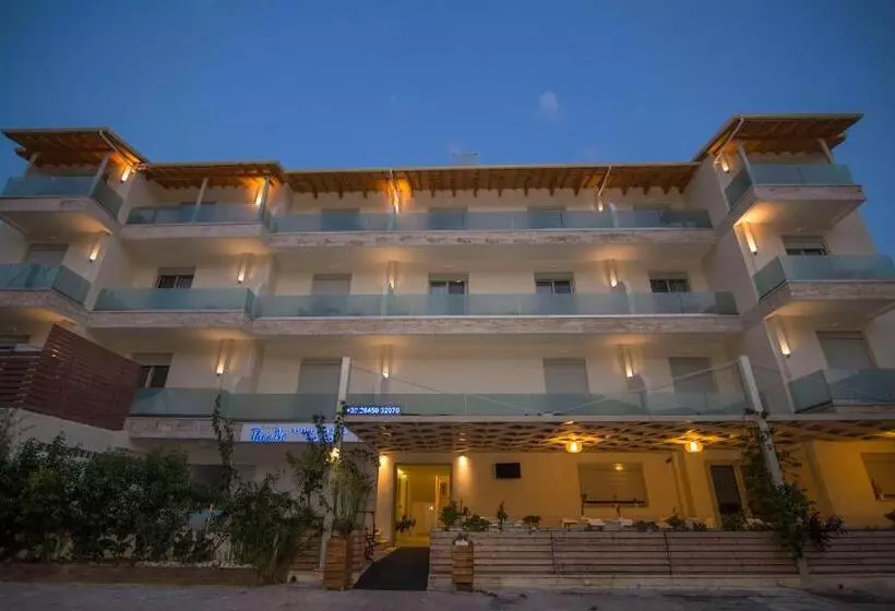 スタンダード４人部屋, Grand Theoni Boutique Hotel & Spa