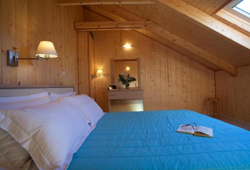 Трехместный Номер Комфорт, Grand Theoni Boutique Hotel & Spa