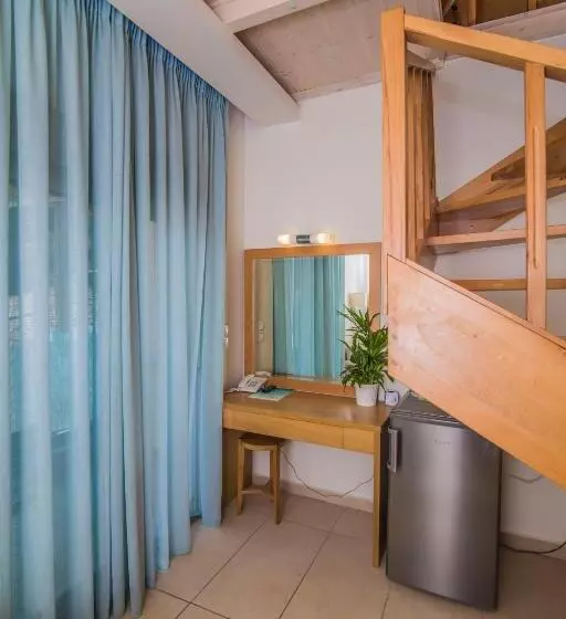 コンフォートトリプルルーム, Grand Theoni Boutique Hotel & Spa