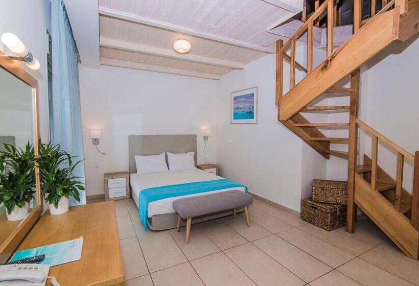 Трехместный Номер Комфорт, Grand Theoni Boutique Hotel & Spa