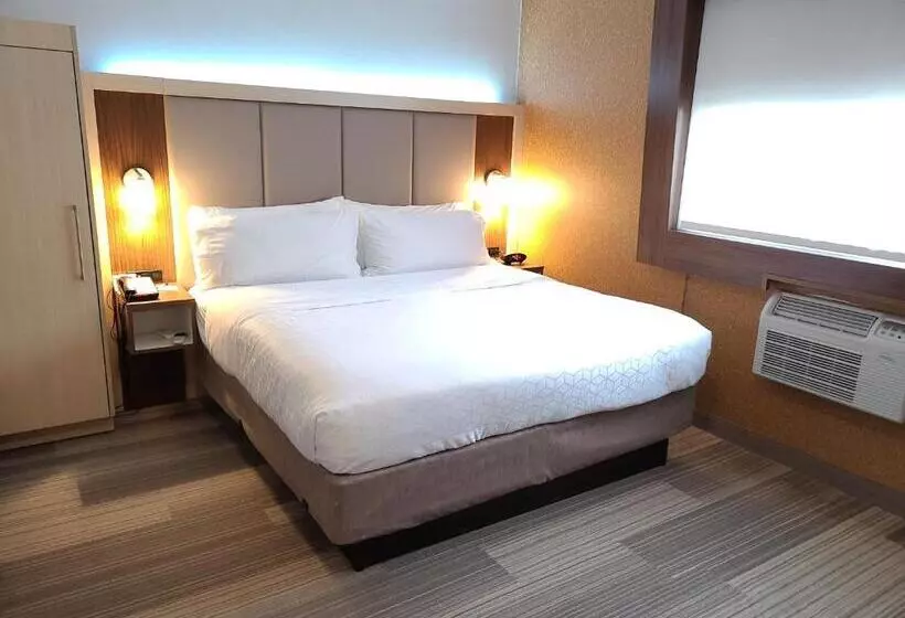 身障者適用キングサイズベッドルーム, Holiday Inn Express Roslyn, An Ihg