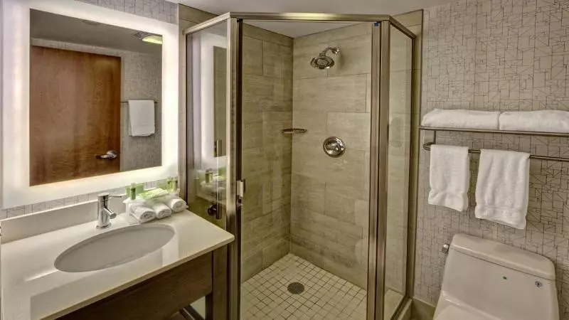 キングサイズベッドのスタンダードルーム, Holiday Inn Express Roslyn, An Ihg