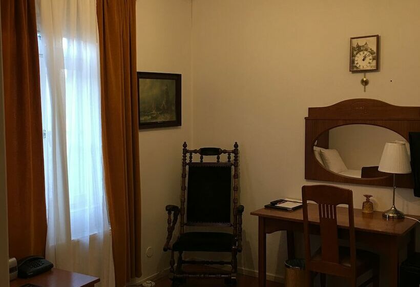 חדר סטנדרט יחיד, L Lacko