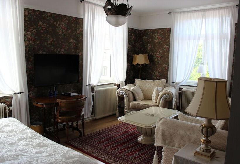 סוויטה, L Lacko