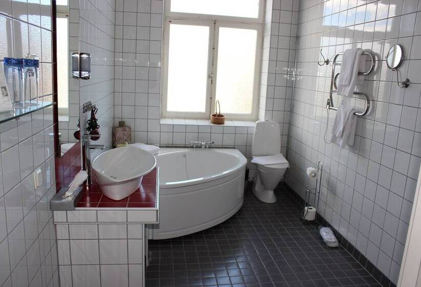 סוויטה, L Lacko