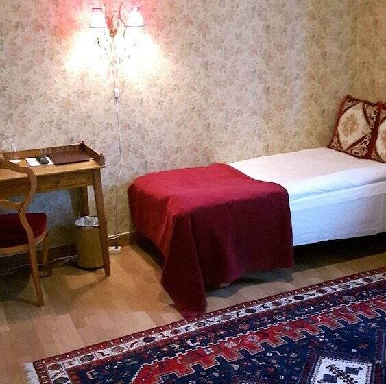 חדר סופריור יחיד, L Lacko